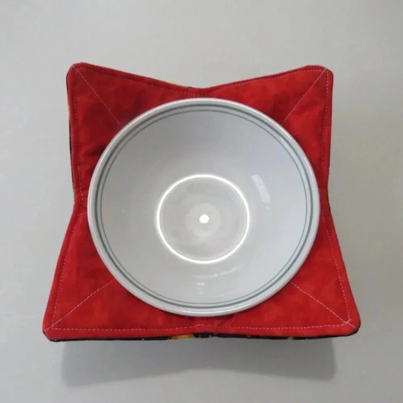 Microwave Bowl Cozy Reversibe Peppers and Red Cotton Fabric - Picture 4 of 4